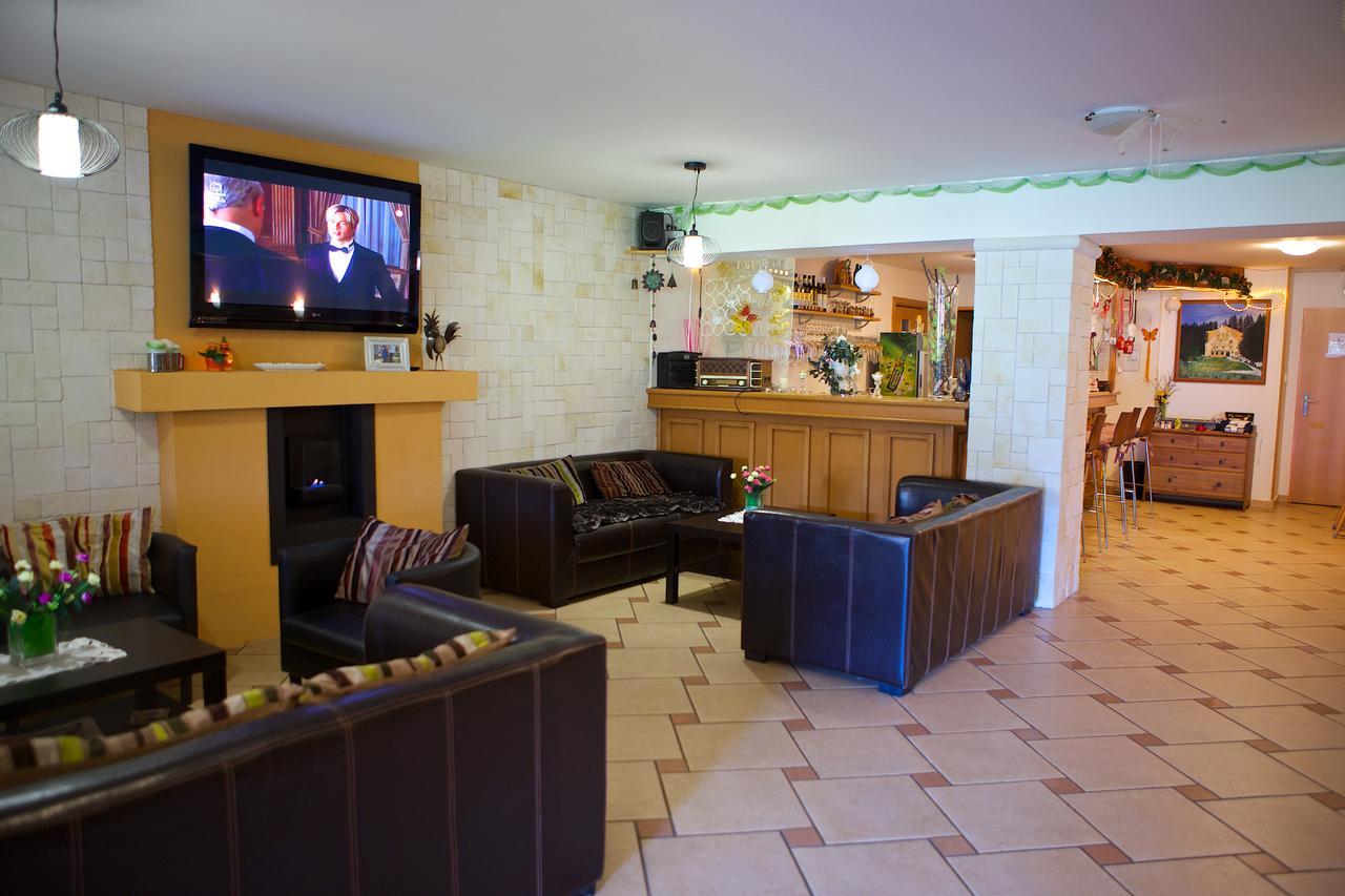 Ski Apartmany Spiezovec Доновалы Экстерьер фото